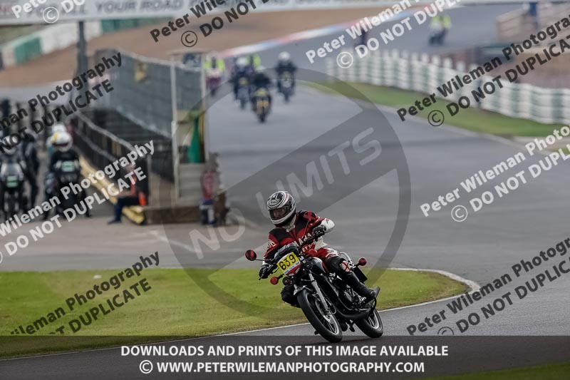 Vintage motorcycle club;eventdigitalimages;mallory park;mallory park trackday photographs;no limits trackdays;peter wileman photography;trackday digital images;trackday photos;vmcc festival 1000 bikes photographs